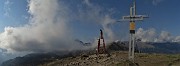 64 Alla croce e Madonnina di vetta del Sodadura (2011 m)